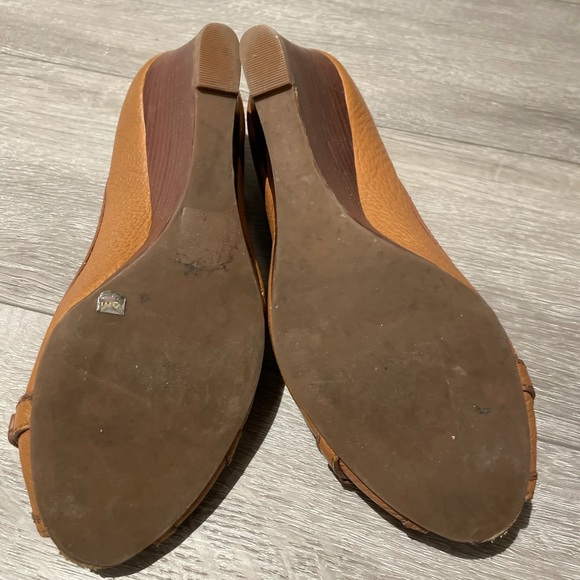 Tory Burch Leather Peep Toe Sandal - Picture 4 of 7